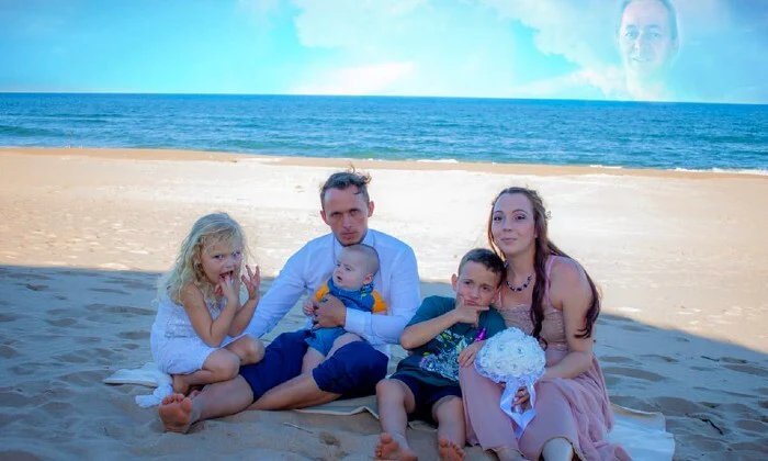 1-Hour Location Family Photoshoot at Allure Sensational