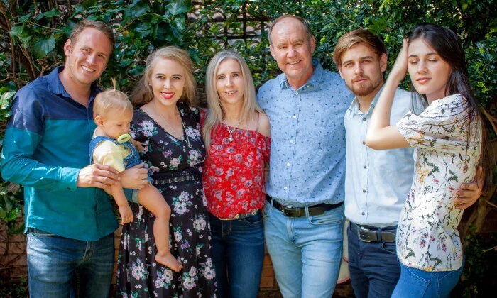 1-Hour Location Family Photoshoot at Allure Sensational - Image 5