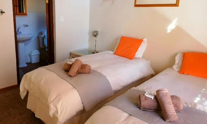 Western Cape: 1 or 2-Night anytime self-catering stay for two at Killarney Cottages - Image 13