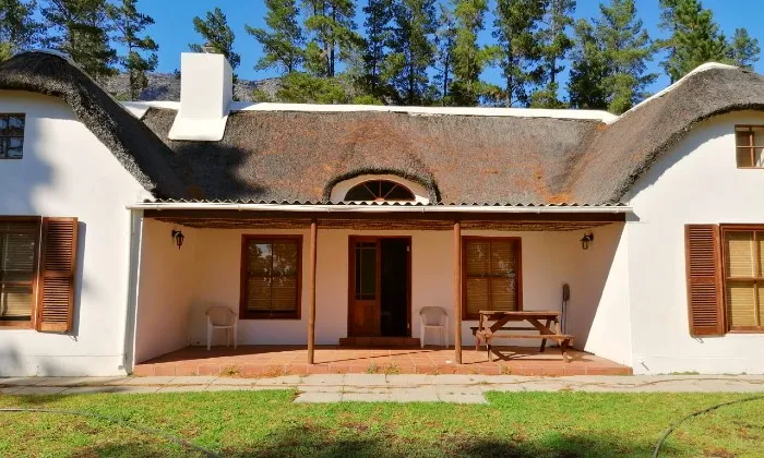Western Cape: 1 or 2-Night anytime self-catering stay for two at Killarney Cottages - Image 2