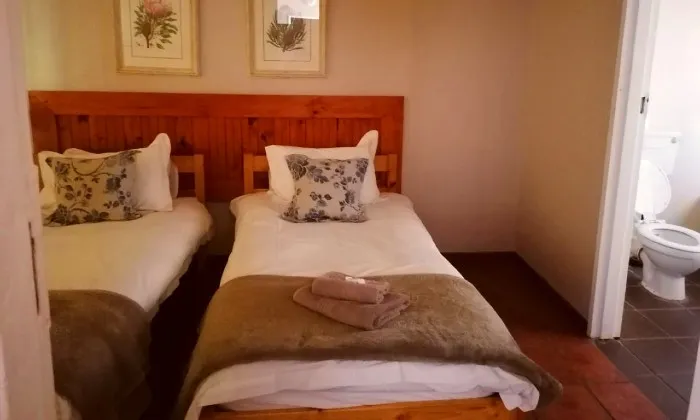 Western Cape: 1 or 2-Night anytime self-catering stay for two at Killarney Cottages - Image 3