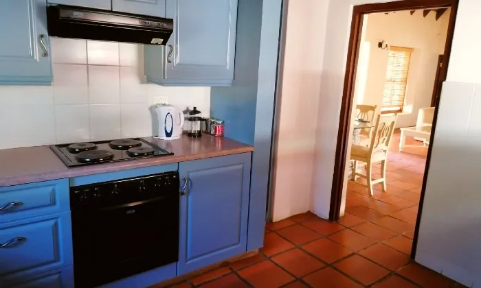 Western Cape: 1 or 2-Night anytime self-catering stay for two at Killarney Cottages - Image 9
