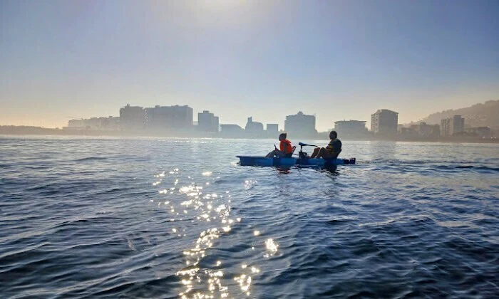2-Hour E-Kayaking Cape Town Tour for 2 in Sea Point - Image 6