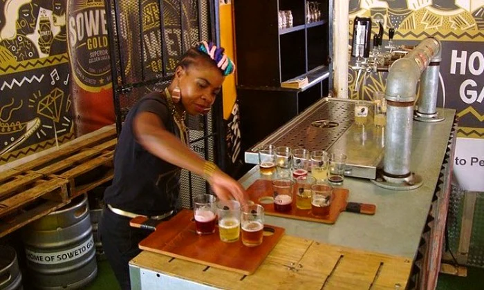 2-Hour Tuk Tuk Tour of Soweto including Beer Tasting and Lunch - Image 4
