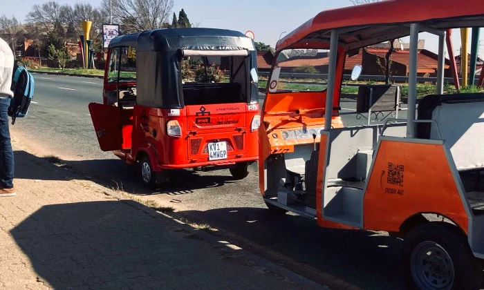 2-Hour Tuk Tuk Tour of Soweto including Beer Tasting and Lunch - Image 5