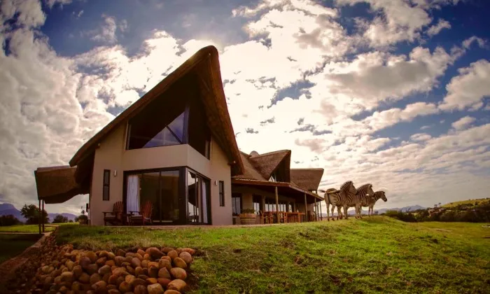 Eastern Cape: 2-Night anytime stay for two including full breakfast at Jbay Zebra Lodge