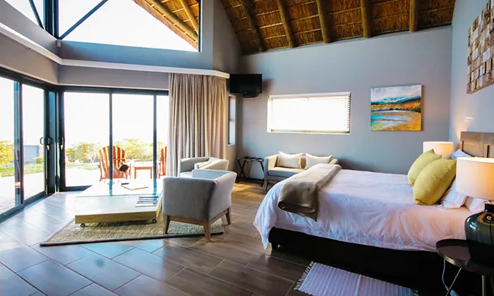 Eastern Cape: 2-Night anytime stay for two including full breakfast at Jbay Zebra Lodge - Image 5