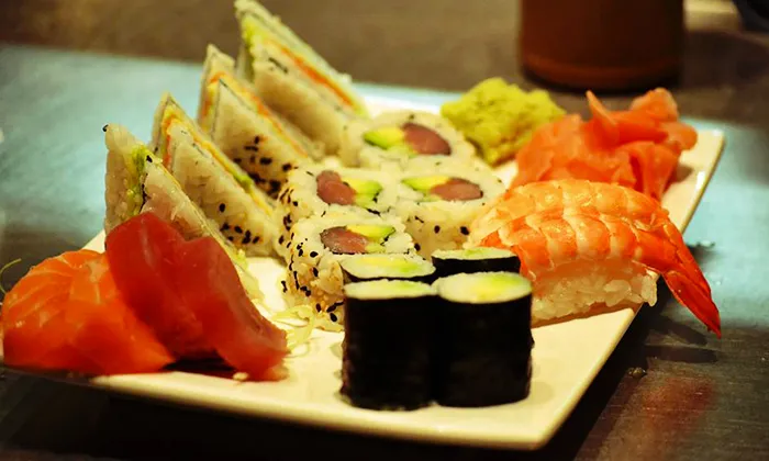 22 or 30-Piece sushi platter - Image 3