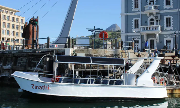 30-Minute Harbour Cruise for Family of 4 Aboard the Zinathi, V&A Waterfront - Image 4