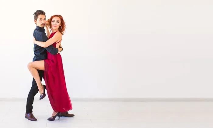 30-Minute private couples dance lesson incl 1-hour group class & social - Image 2