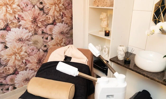 4 x Brazilian Body Wood Therapy Treatments at Casalea Luxury Spa & Suites - Image 3
