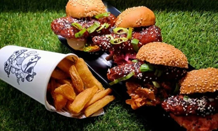 8 Gourmet Sliders, Rustic Fries & 500ml Lemonades for 2 - Image 3