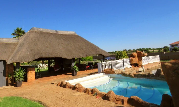 Couples 1-Night Stay incl Night Spa Experience - Image 10