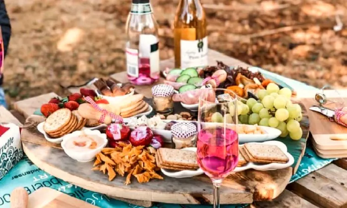 Couples Romantic Spa and Picnic Experience - Image 3