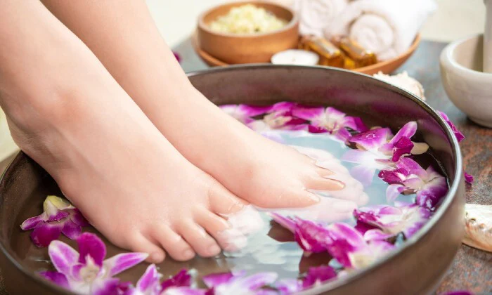 Deluxe Pedicure