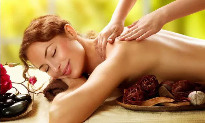 Full Body Massage including Manicure