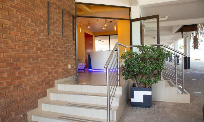 Gauteng: 1-Night Stay for 2 including Spa Treatment at Glenanda Hotel - Image 3