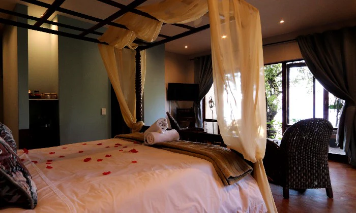 Hartbeespoort: 2-Night Midweek Stay for Two at Bali at Scenic Haven - Image 10