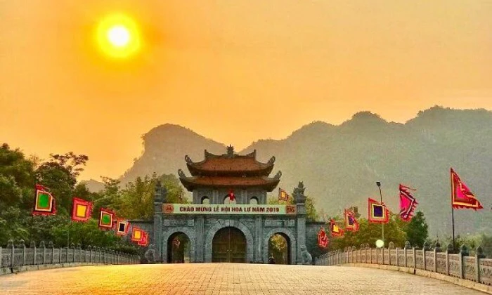 Asia: 11-Day Vietnam Getaway Tour with Accommodation, Cruise, Internal Flights, Transfers, Meals & Tours - Image 12