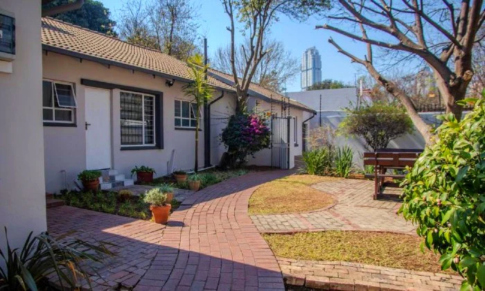Johannesburg: 1-Night Stay for Two including Breakfast & Massage - Image 11