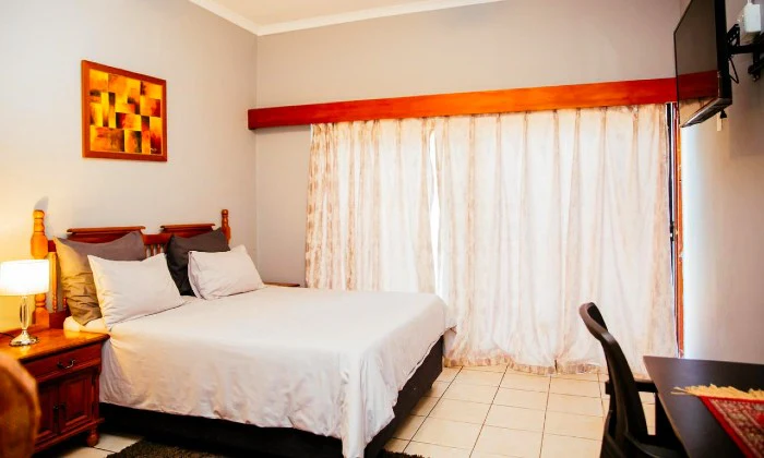 Johannesburg: 1-Night Stay for Two including Breakfast & Massage - Image 9