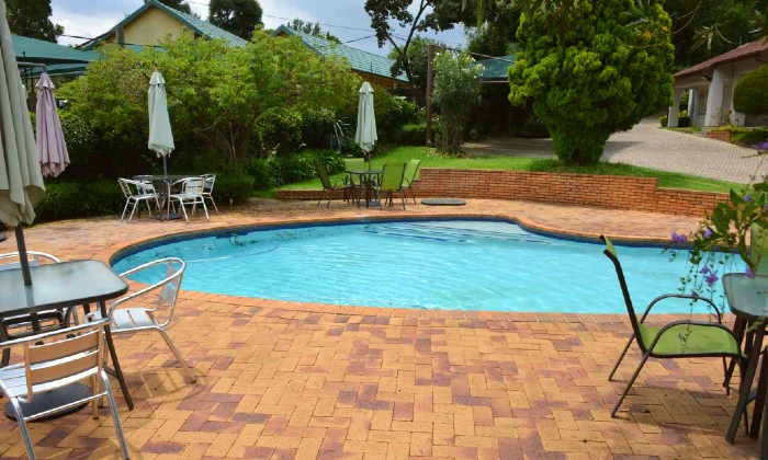 Johannesburg: 1-Night stay for two including breakfast & massage at  Classique Grace Boutique Hotel & Spa - Image 6