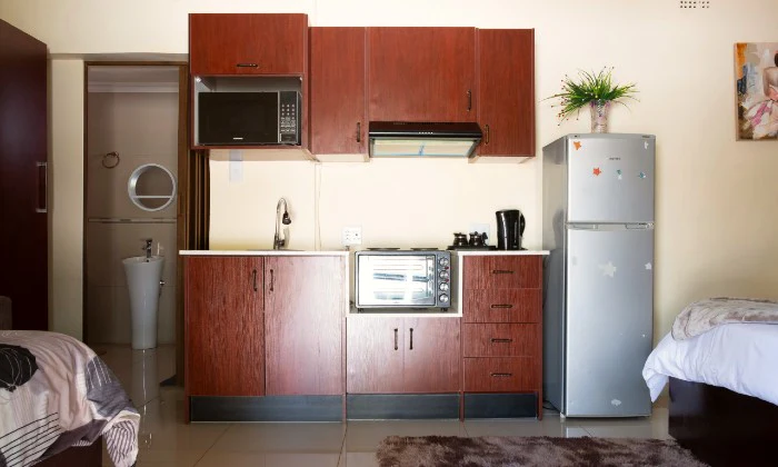 Johannesburg: 1 or 2-Night Stay for Two including Breakfast at Melrose Hideout Guesthouse & Spa - Image 17