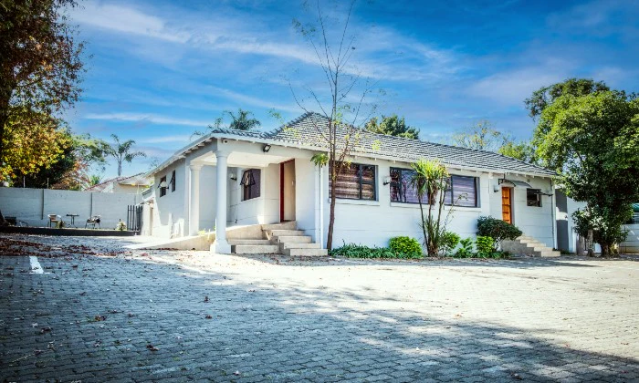 Johannesburg: 1 or 2-Night Stay for Two including Breakfast at Melrose Hideout Guesthouse & Spa - Image 5
