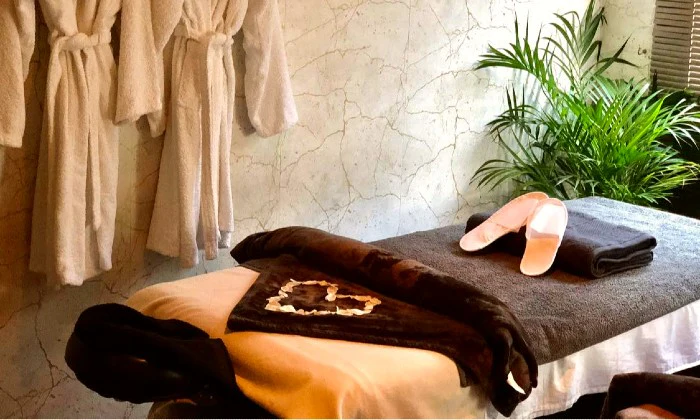 Luxury Couples Escape: 1-Night Stay with Breakfast & Spa Package at Aloe Verde, Johannesburg (Save 60%) - Image 2
