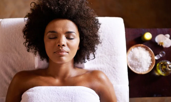 Luxury Treat-Yourself Massage Package with Bubbly
