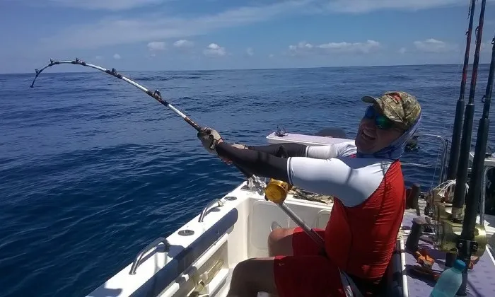Off-shore Tuna fishing experience - Image 8
