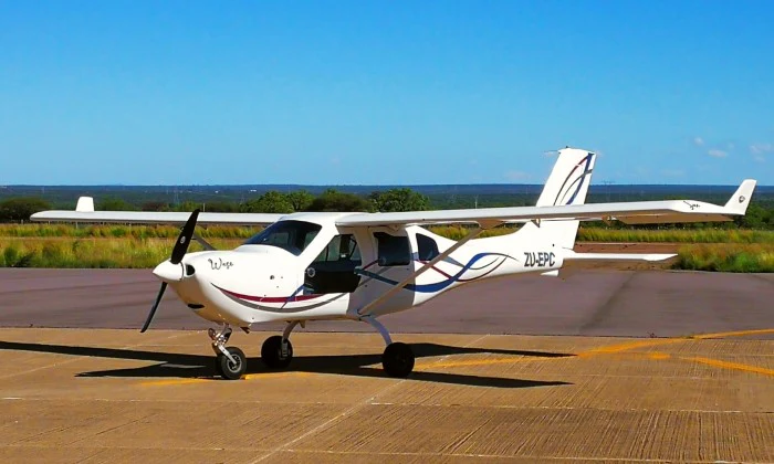 Introductory Flight Lesson & Swedish Massage Combo — perfect gift for thrill-seekers - Image 3