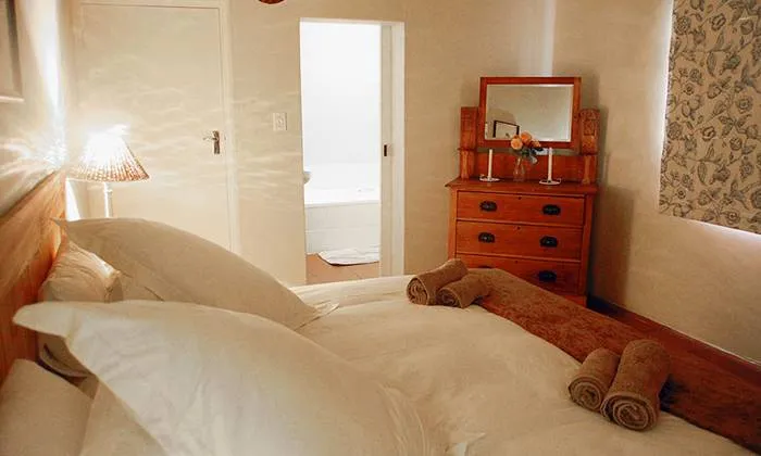 Western Cape: 1 or 2-Night Stay for Two at Akkerboom Country Cottages - Image 6