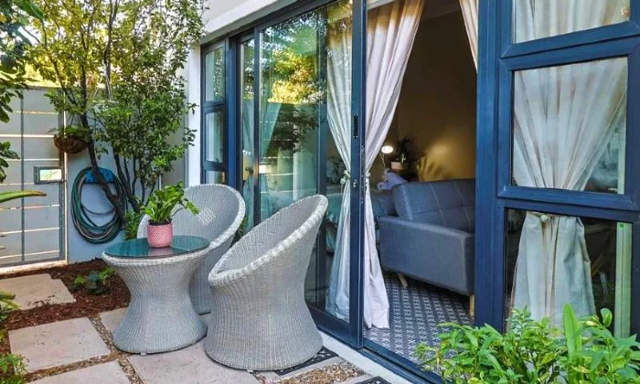 Western Cape: 2-Night B&B Guesthouse Stay for Four at Hermanus Cliff Path Lodge - Image 3