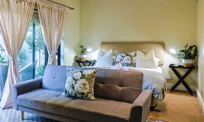Western Cape: 2-Night B&B Guesthouse Stay for Four at Hermanus Cliff Path Lodge - Image 4