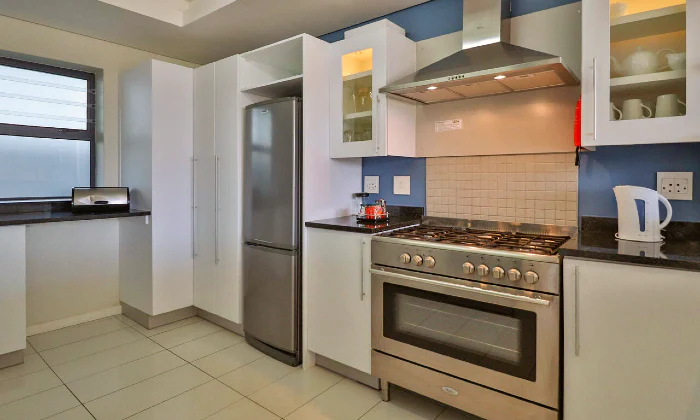 Western Cape: 2-Night Self Catering Stay for Two with Breakfast at Whale Coast Hotel - Image 4